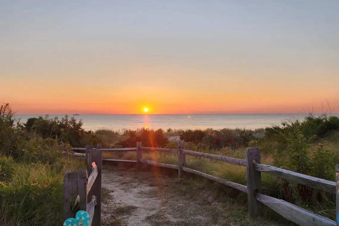 c93f6541e6fc424fb8ffa1a63a82fa37 LargeOriginal